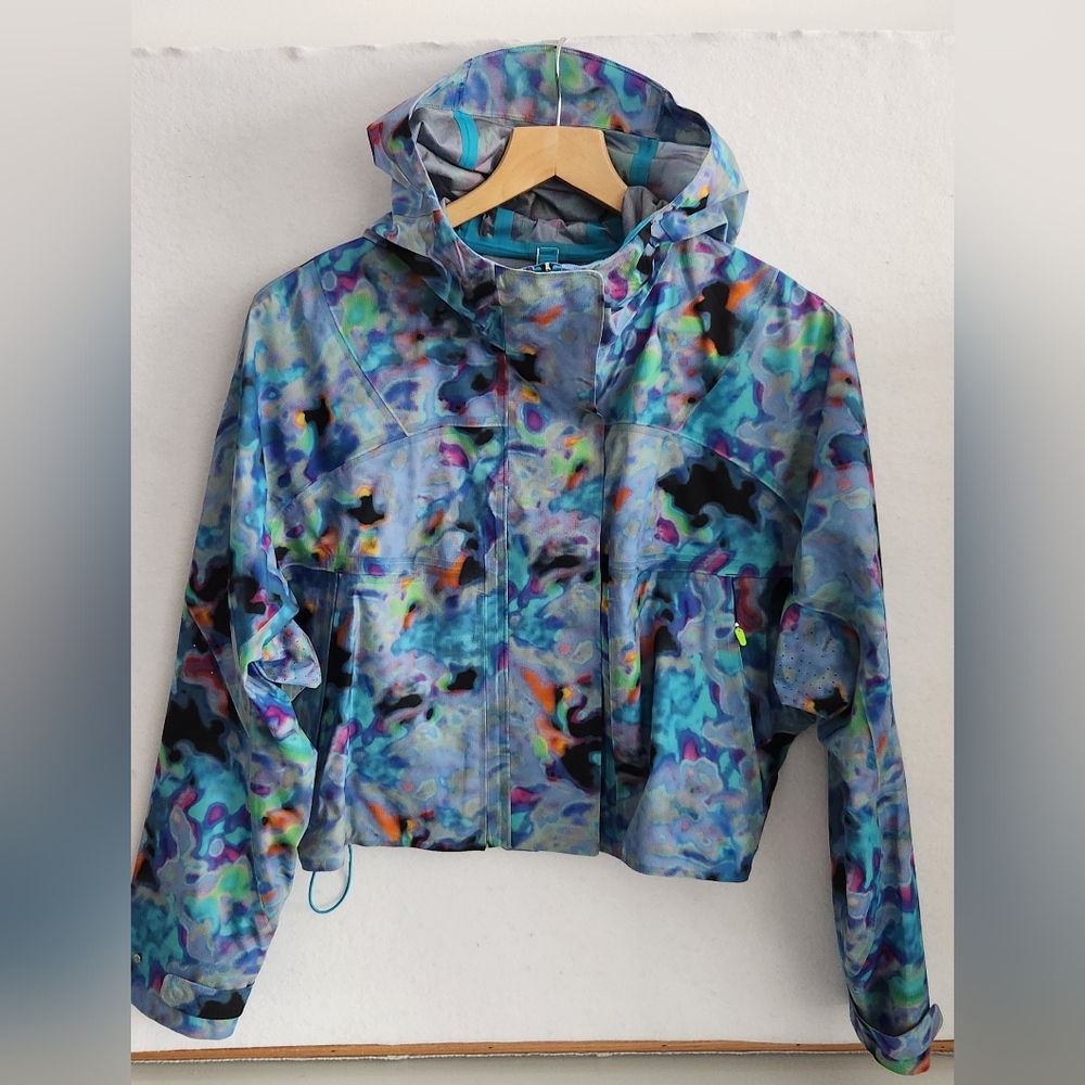 Lululemon Seawheeze Rain Chaser Jacket, size 4